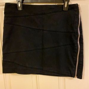Black mini skirt: Size 10